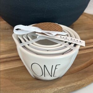 Rae Dunn Measuring Cups..